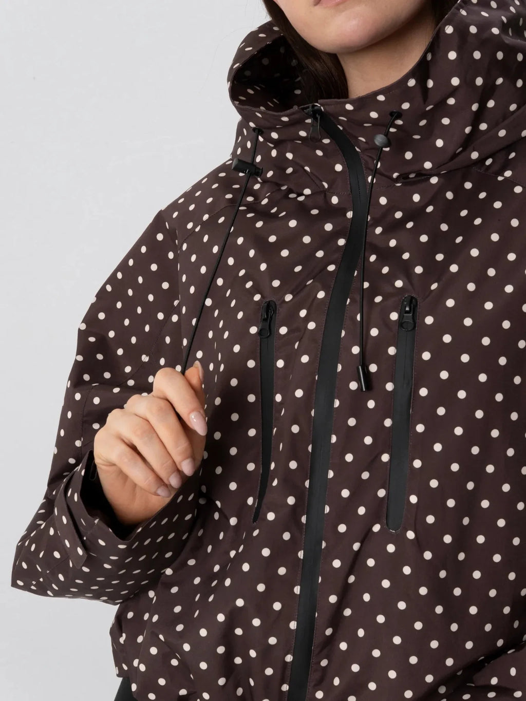 Chaqueta Impermeable Lunares Marrón