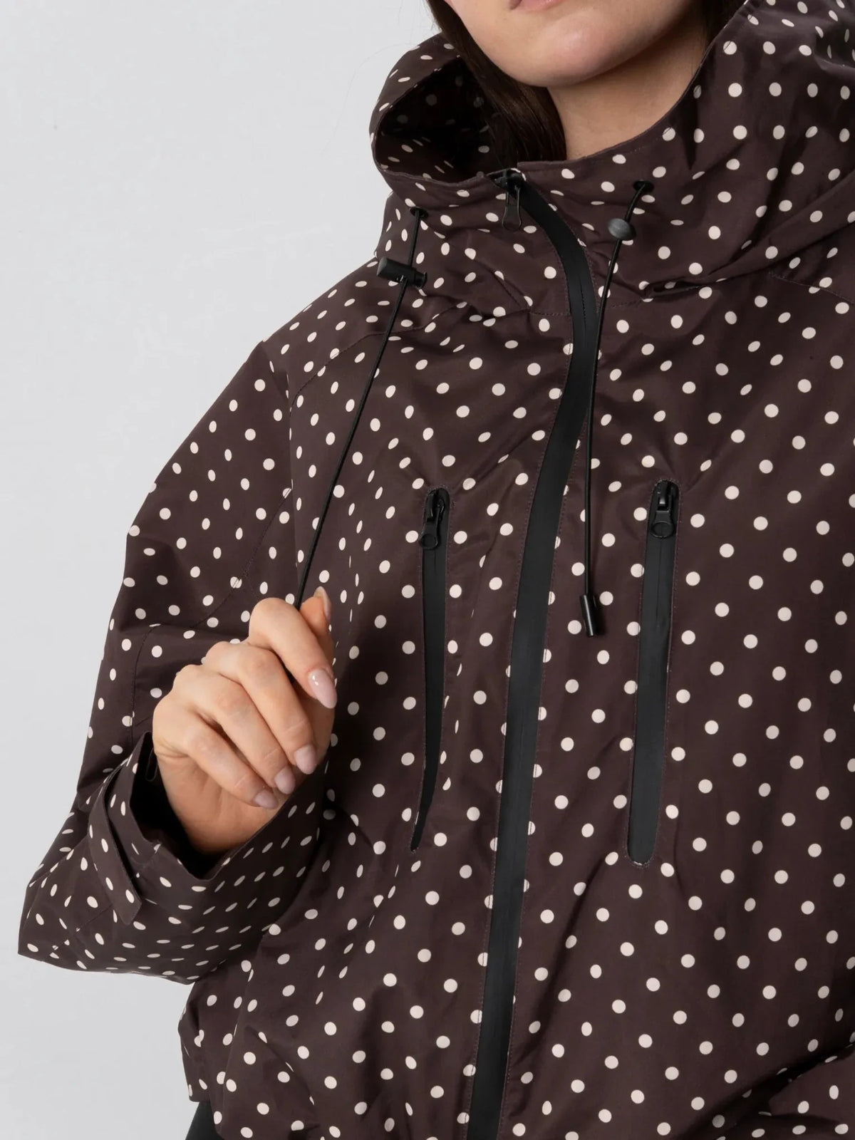 Chaqueta Impermeable Lunares Marrón