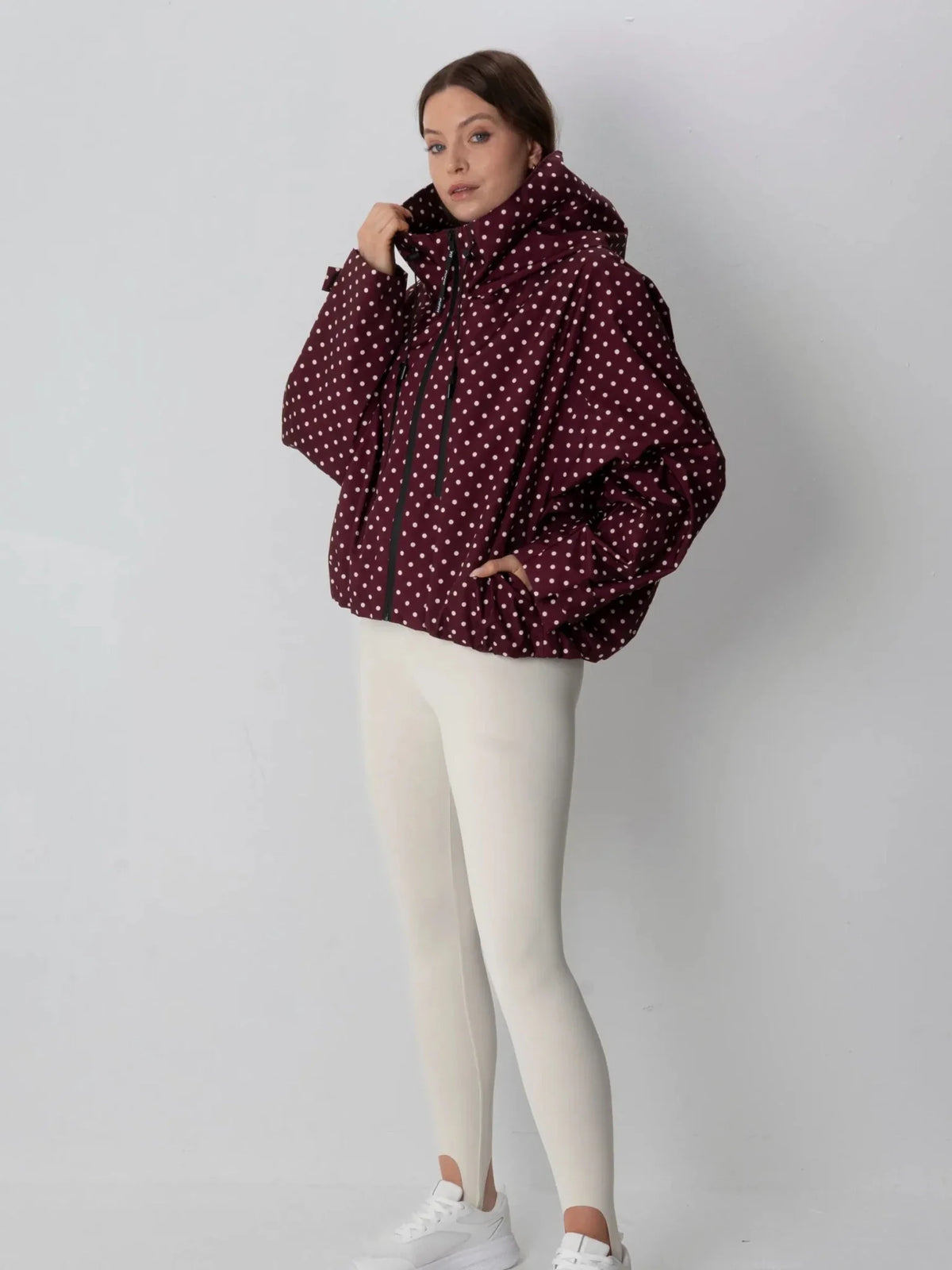 Chaqueta Impermeable Lunares Rojo