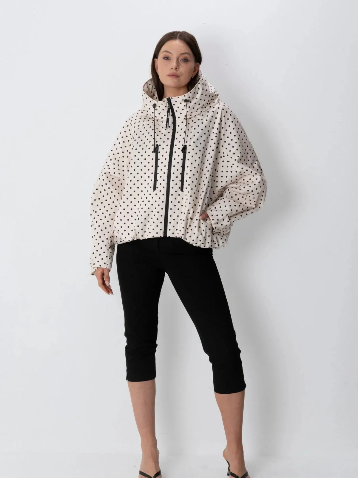 Chaqueta Impermeable Lunares Blanco